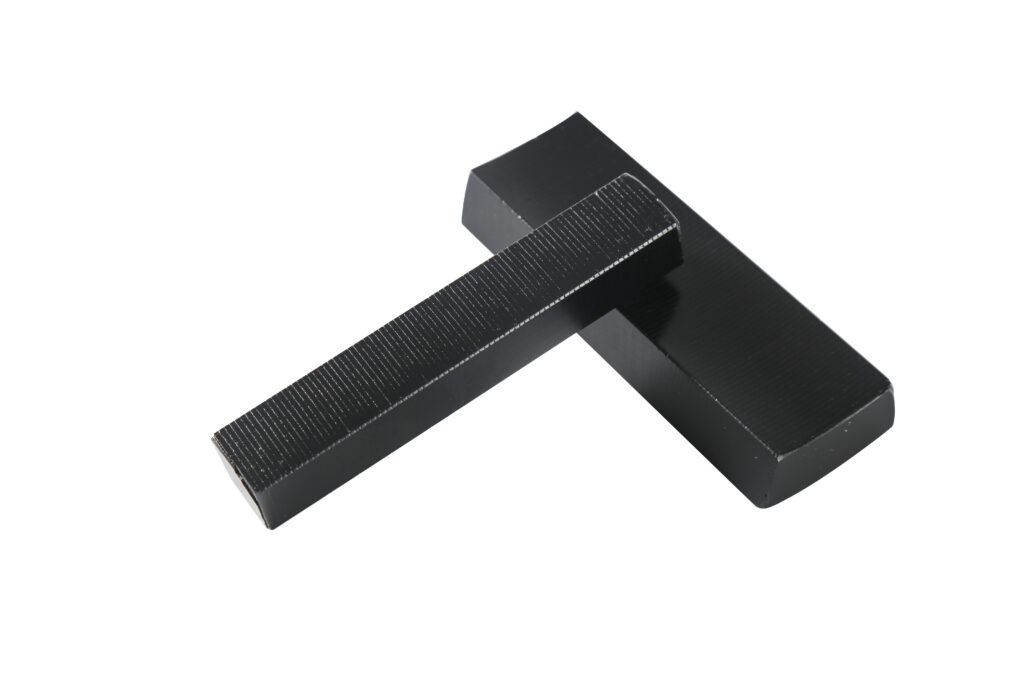 絶縁粘着剤付マグネット